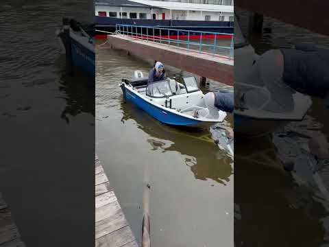Поднимаем катер #лодка #рыбалка #fishing #катер #shorts