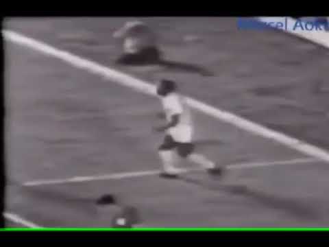 Pelé Edson (Santos) - 01/11/1967 - Santos 4x1 Juventus-SP - 2 gols