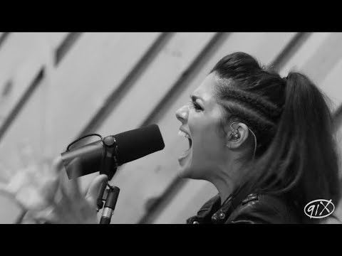 The Interrupters - On A Turntable (LIVE)