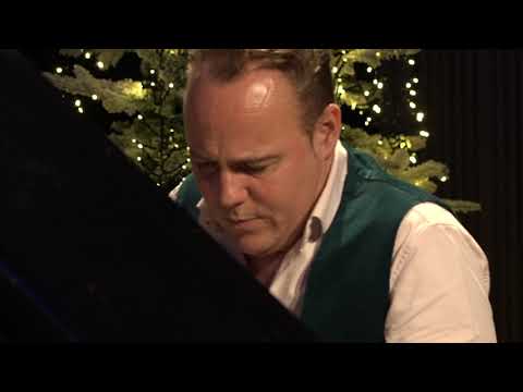 Liebrecht Vanbeckevoort & Jef Neve - Chopin's "Raindrop" Prelude vs. Soul in a PictureInbox