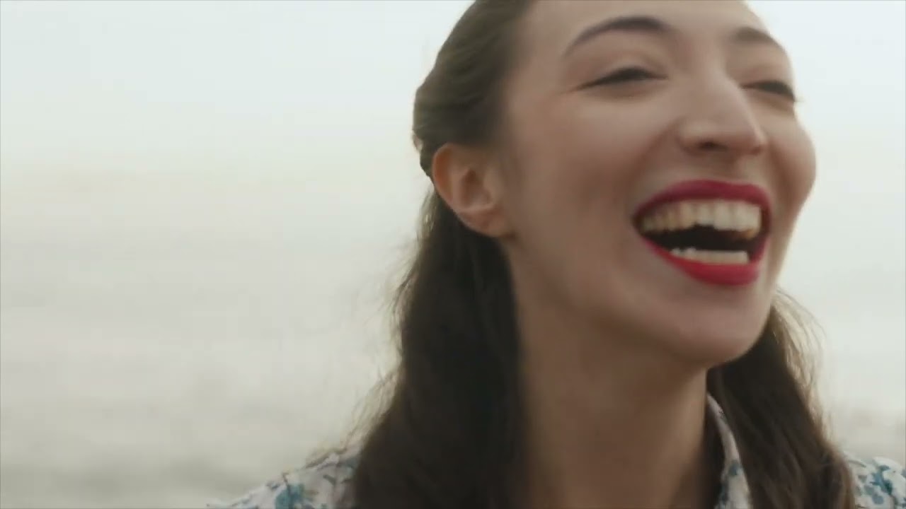 Miniature de la vidéo The Red Shoe - Short-Teaser du film The Red Shoe