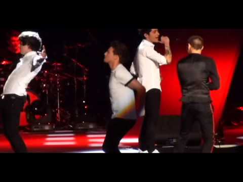 One Direction Madison Square Garden- Liam and Harry's speech - Teenage Dirtbag cover