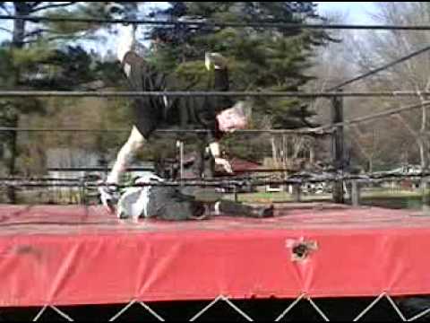 Backyard Wrestling---The Ringmaster v.s. Hardcore Yow