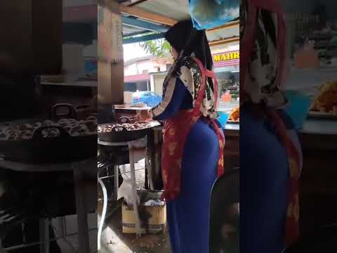 Ibu warung semok, bokong gede