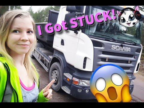 download lagu mp3 mp4 Girl Stuck, download lagu Girl Stuck gratis, unduh video klip Girl Stuck