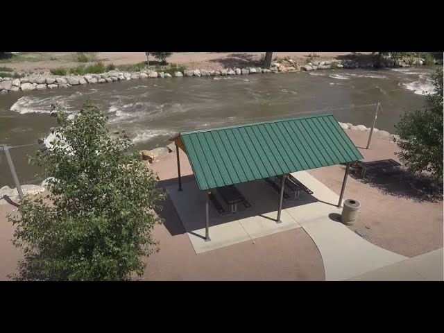 Live webcam view of Arkansas River Whitewater Wave Cam