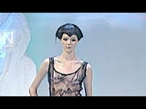 JULIEN MACDONALD Fall 1999 2000 London - Fashion Channel