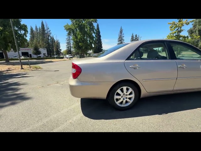 2004 Toyota Camry - Image 12