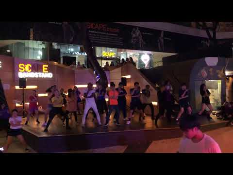 KPOP Dance Off Vol 106: MOMOLAND - BAAM