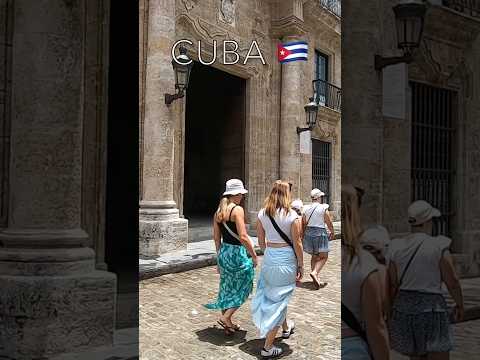 Un paseo mágico por Plaza de Armas 🇨🇺 #cuba #habanavieja #travel #caribbean
