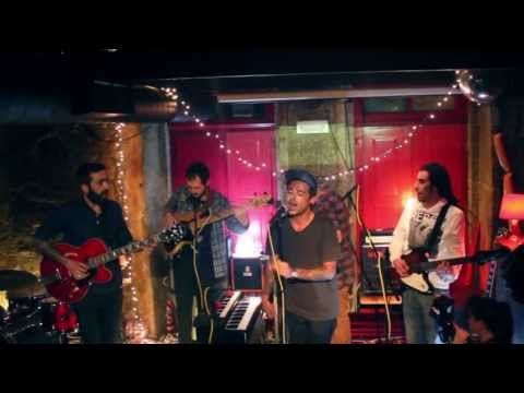ATLAST - "Let Sleeping Dogs Lie" (Live @ Pinguim Café)