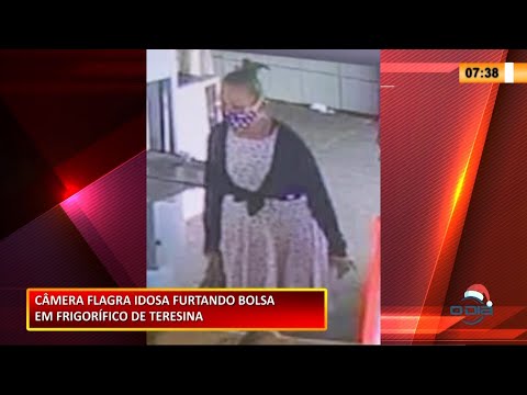 Câmera flagra idosa furtando bolsa em frigorífico em Teresina 11 12 2020