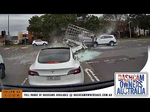 Australian Car Crash / Dash Cam Compilation 41