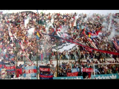 "Enorme recibimiento contra Chacarita año 1994" Barra: La Famosa Banda de San Martin • Club: Chacarita Juniors