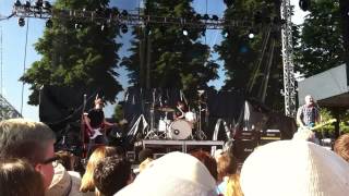 Bob Mould Playing &quot;Star Machine&quot; at Rock the Garden 2013