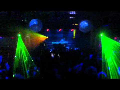 Sander van Doorn playing Greyhound