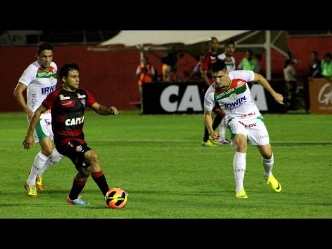 Vitória 2 X 1 Portuguesa. Gols de Cañete, Danilo Tarracha e Fabricio (4/8/2013)