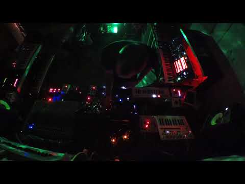 Dr. VHiBEZ - "Clockwork Orchestra" (Analog Jam #5)