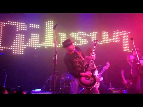 Thumbnail for Rebel Yell - Gibson All Star Jam at the 2010 Olympics by R.E.M.