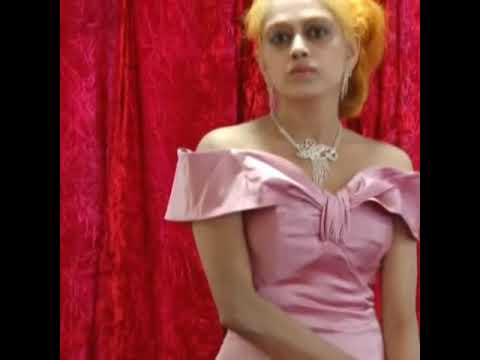 Ann Vis  Fashion show - ramp walk - Vogue Prom Dresses - sequence 2