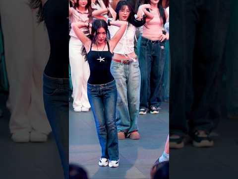 Beginner ทั้งทีนิกี้ไม่พลาด Niky Warinrat #ColorconWinkTH_Busking #BNK48 #CGM48