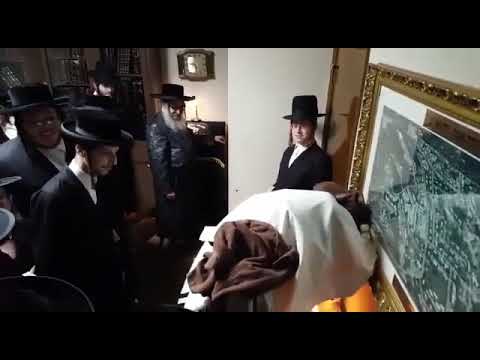 First Night Chanukah 5782 In Satmar Rebbe's R' Aharon's House