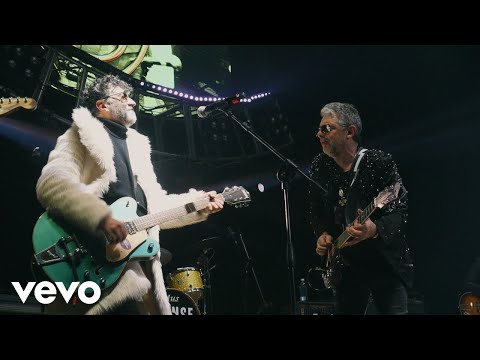 Sigue Girando (60 Aniversario en Vivo Luna Park) (Official Video)