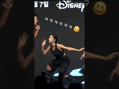 She is YURI of Girls' Generation #SNSD #yuri  😆