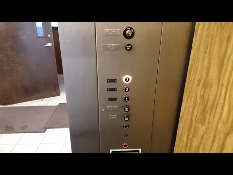 Otis Hydraulic Elevator @ 2700 Business Center - St. Cloud, MN
