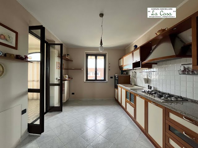 VILLANOVA D'ASTI - appartamento secondo piano in villa