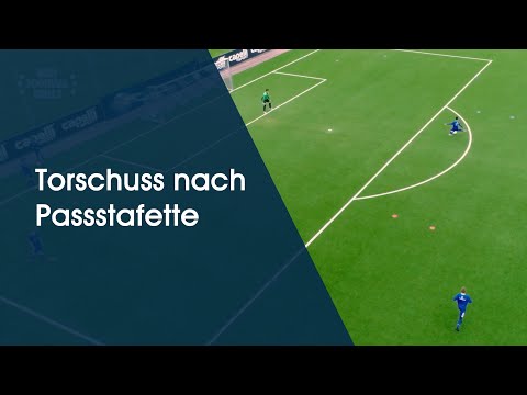 Torschuss nach Passstafette - Fußballtraining am Deutschen Fußball Internat