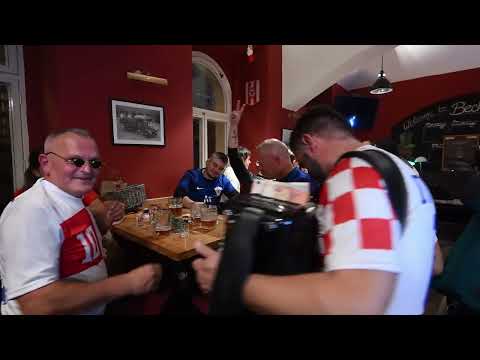 Hrvatski navijači druže se u praškim kafićima uoči sutrašnje utakmice protiv Češke