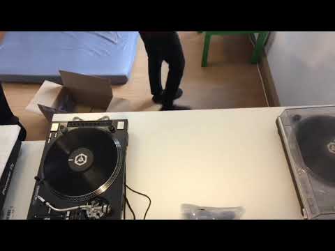 Unboxing Pioneer DJ DJM 250 MK2