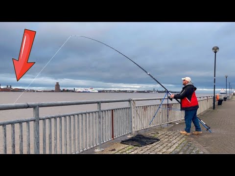 What SMASHED My COD BAIT while FISHING the MIGHTY RIVER MERSEY?