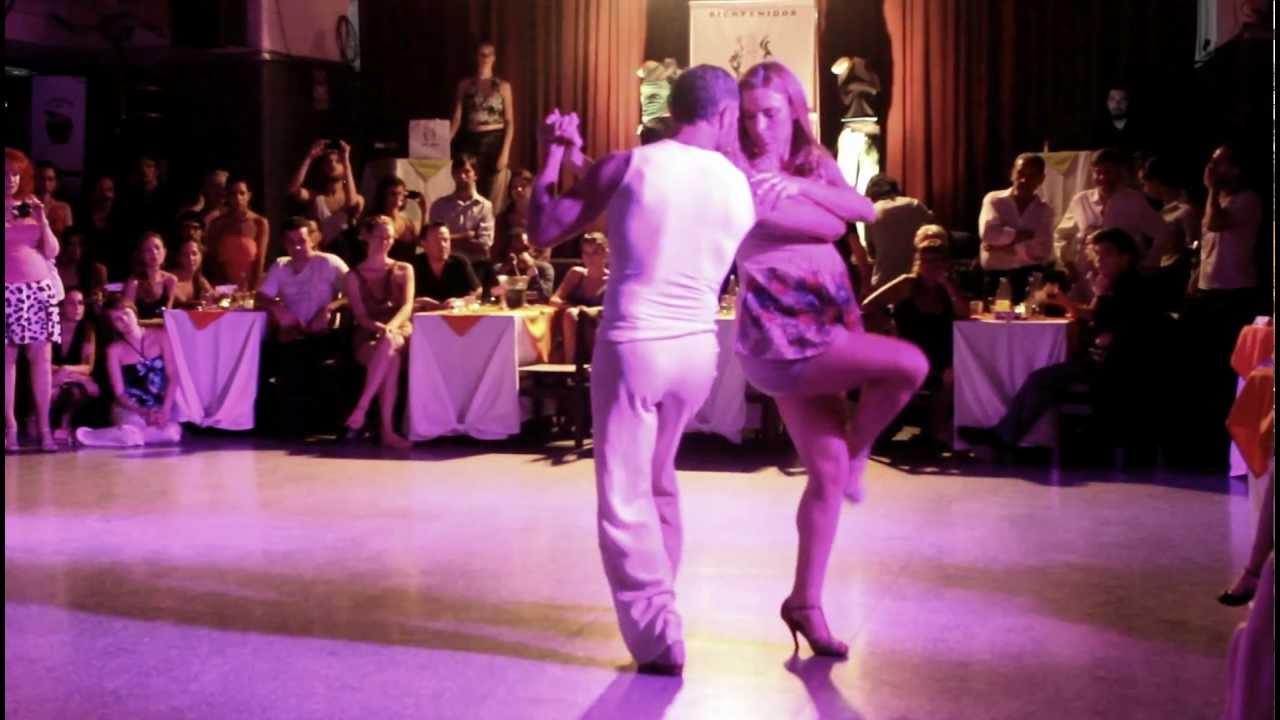CLAUDIO GONZALEZ Y MELINA BRUFMAN 2 of 2 Fruto Dulce