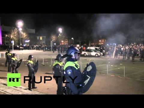 Netherlands: Violence erupts at mass anti-immigration demo over refugee centre