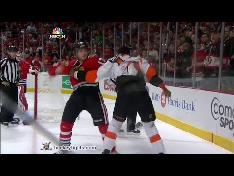 Wayne Simmonds vs Sheldon Brookbank