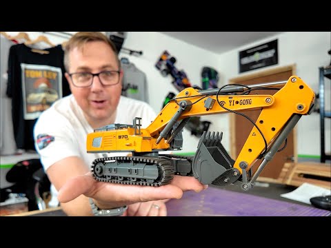 One of the SMALLEST Fully Functional RC Excavators you can Buy!