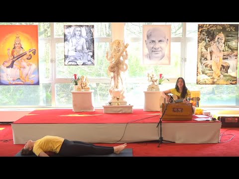 Mantra-Yogastunde mit Sarada - Live 16:15 Uhr 17.04.2020