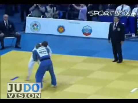 JUDO 2009 Grand Slam Moscow: Attila Ungvari (HUN) - Dirk Van Tichelt (BEL)