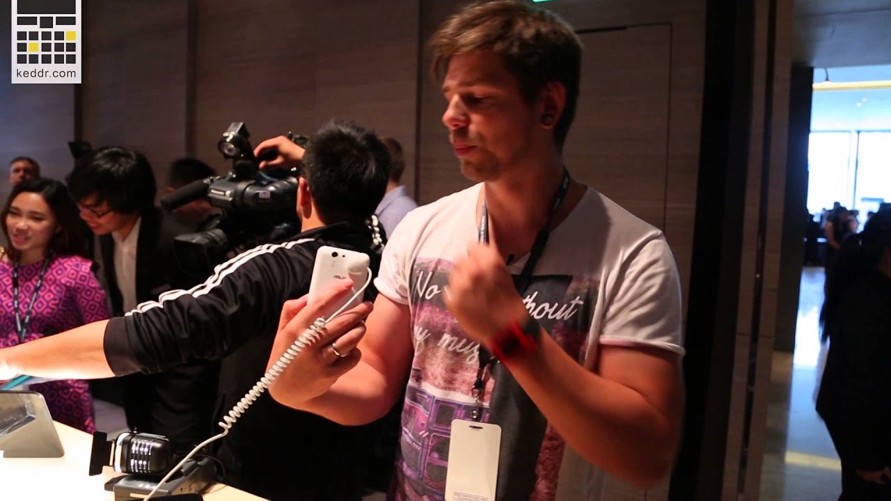 Смартфон Asus (PF500KL) PadFone S Black (1Sim | 2Gb RAM | 16Gb | LTE)