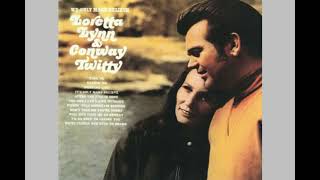 Conway Twitty &amp; Loretta Lynn - Hangin&#39; On