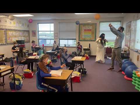 Sager Solomon Schechter Day School 3rd graders learn trope with Rabbi Josh