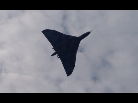 Vulcan XH558 Staverton Airport Farewell Tour South 11/10/15
