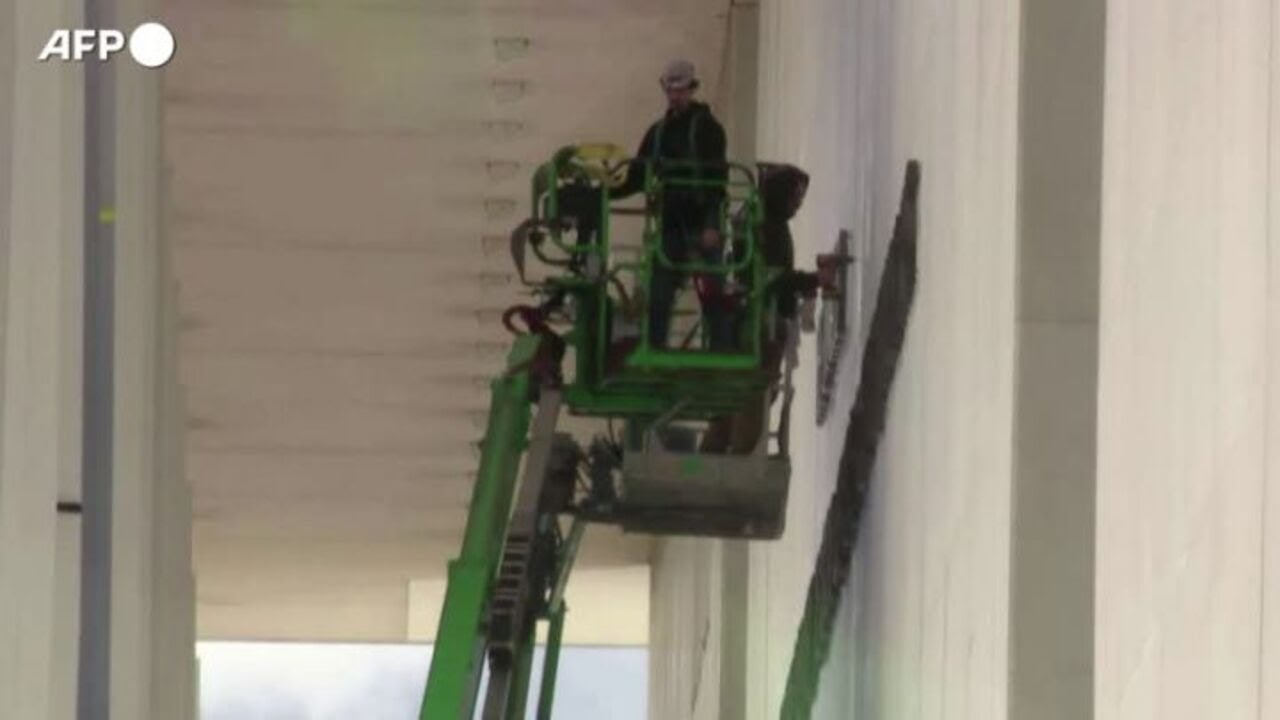 Washington, il Kennedy Center ha gia' aggiunto il nome di Trump all'insegna esterna