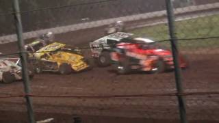 preview picture of video 'Kingaroy V8 Dirt Modified feature'