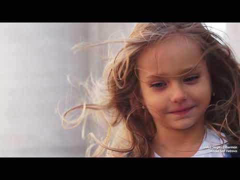 Catch the Wind Sony a7III Tamron 28-75 slomo 4K track Leave The Night On