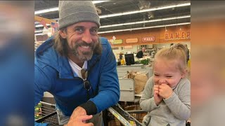 Adorable: Little girl freaks out over meeting Aaron Rodgers at grocery store