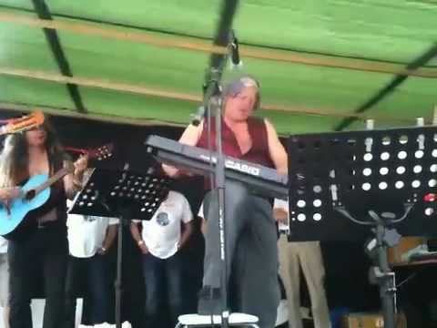 Mjukt langt hår - KARRAI'N gla daga 2010