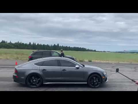 Audi RS7 vs Jeep Trackhawk